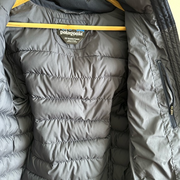 Women’s xs navy long Patagonia coat - Picture 7 of 10